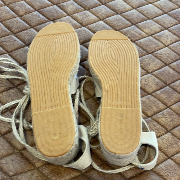 NWOT Embroidered espadrille - Picture 9 of 10